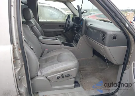 2004 Chevrolet Suburban 1500 Lt z USA, uszkodzony, nr VIN 1GNFK16Z84J296909